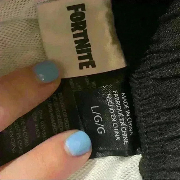 Kids Fortnite swim trunks - Picture 3 of 3